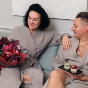 Klasiskā ķermeņa masāža + sejas un dekoltē masāža pārim + atpūta viesnīcā